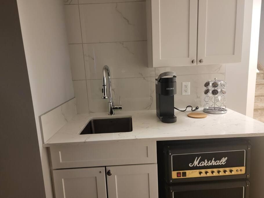 Apartment Lovelyn's Hub 2 Calgary